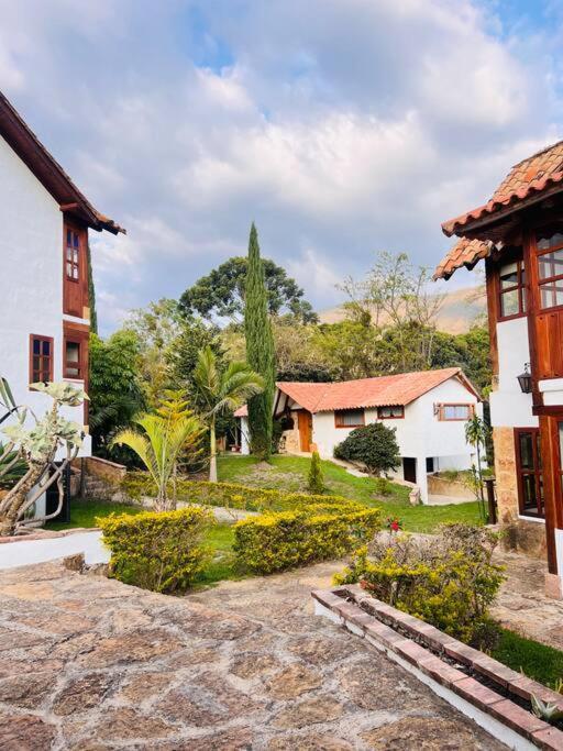 Amatista En Turquesa Villa de Leyva